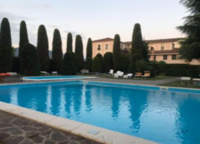 WHITE HOUSE Brescia